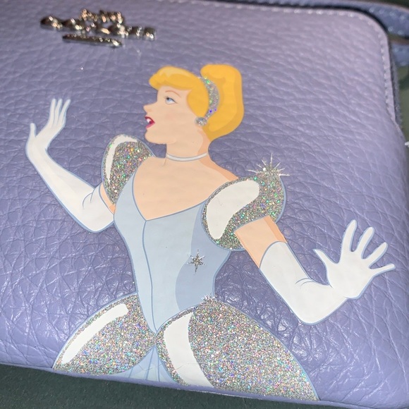 Disney X Coach corner zip wristlet with Cinderella LIMITED EDITION - Picture 2 of 7